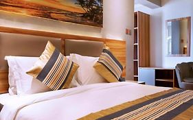 Raha Hotel & Suites